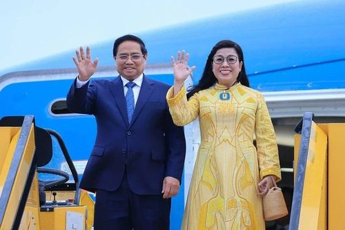 Thủ tướng Phạm Minh Chính và Phu nhân tới Stockholm bắt đầu thăm chính thức Thụy Điển