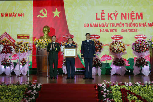 Trung tướng Phạm Trường Sơn dự Lễ kỷ niệm 50 năm Ngày truyền thống Nhà máy A41