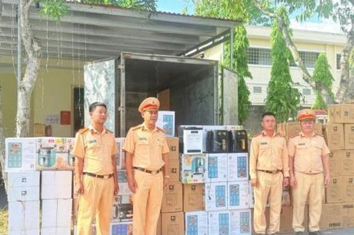 Liên tiếp phát hiện nhiều vụ vận chuyển hàng hóa không hóa đơn chứng từ