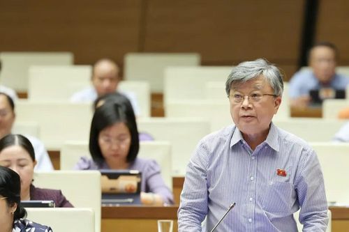 Đại biểu hiến kế để phát triển trung tâm tài chính quốc tế