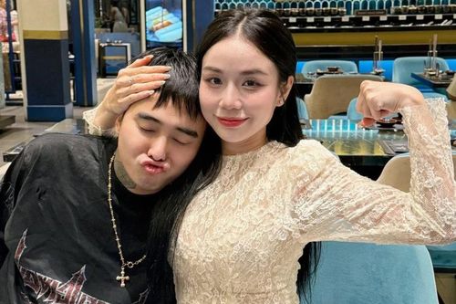 Cindy Lư đáp trả khi bị chê thiệp cưới màu đen 'như đám ma'