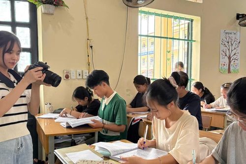 Chắp cánh ước mơ nghề báo