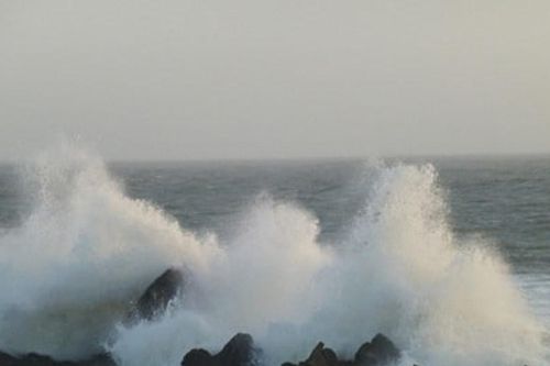 Dự báo gió giật cấp 13 trên vùng biển Quảng Trị-Quảng Ngãi, nhiều tỉnh đã chủ động cấm biển