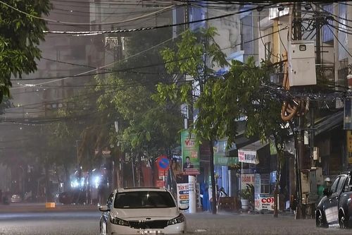 Mưa lớn do bão số 1, người dân Đà Nẵng trắng đêm ứng phó 'giải cứu' tài sản