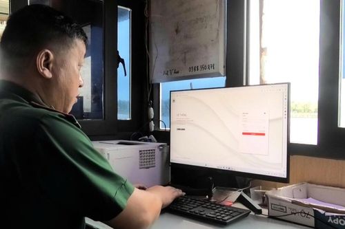 Hai tàu cá Quảng Bình bị chìm trên biển Quảng Ngãi