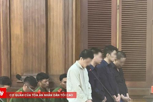 Mang dao đến chém người chỉ vì tiếng nẹt pô xe trên đường