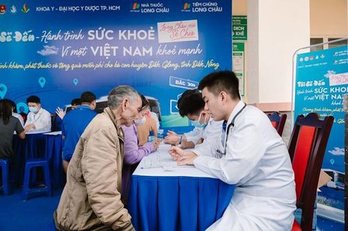 Long Châu vì một Việt Nam khỏe mạnh: Khám bệnh lưu động miễn phí cho cộng đồng