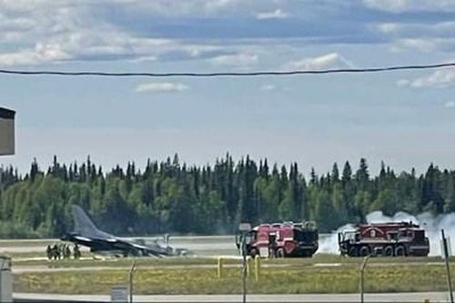 Clip chiến đấu cơ KF-16 của Hàn Quốc bốc cháy khi tập trận ở Alaska