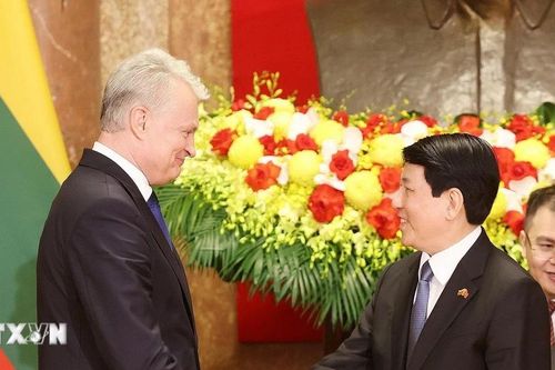 Chủ tịch nước và Tổng thống Litva chứng kiến lễ ký kết nhiều văn kiện hợp tác