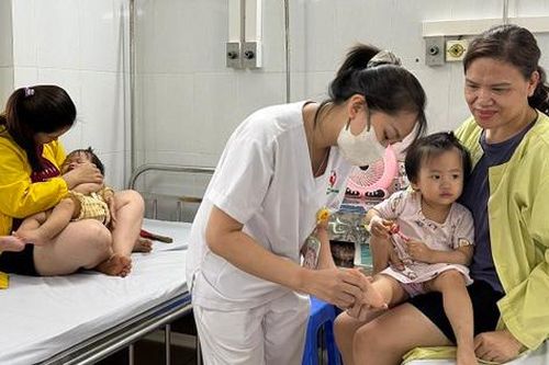 Hà Nội siết chặt phòng chống nắng nóng tại bệnh viện