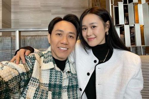 Chi tiết lạ về hôn nhân của Anh Đức và vợ kém 12 tuổi