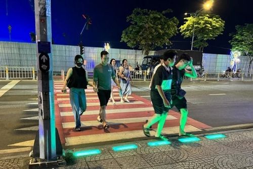 TP.HCM: Hệ thống đèn tín hiệu giao thông cho người đi bộ có tác dụng tích cực