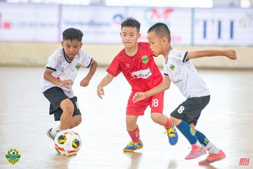 Thắng đậm Thạch Thành, Thiệu Hóa giành vé vào chung kết lứa tuổi U8