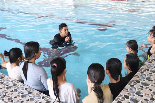 Dạy bơi miễn phí cho thiếu nhi trong dịp hè