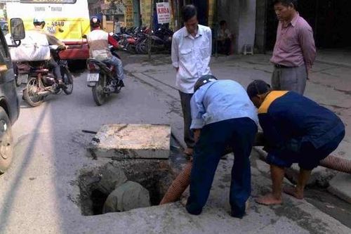 Cống thoát nước bị nghẹt: Dấu hiệu nhận biết - nguyên nhân & hướng xử lý nhanh