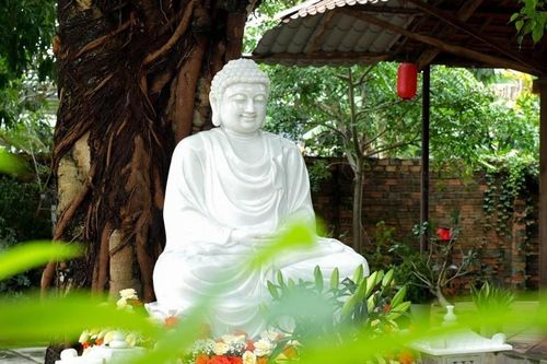 Chùa Linh Hòa an vị tôn tượng Đức Phật Thích Ca Mâu Ni
