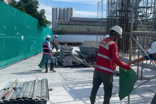 Giảm thiểu hiểm họa 'lơ lửng trên cao' từ các vụ sập giàn giáo