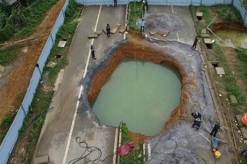Dừng tìm kiếm nạn nhân rơi xuống 'hố tử thần' ở Bắc Kạn