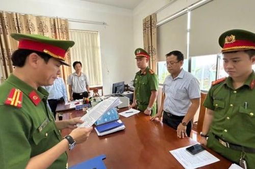 Quảng Nam bắt hai cán bộ Trung tâm quỹ đất kê khống giá trị bồi thường