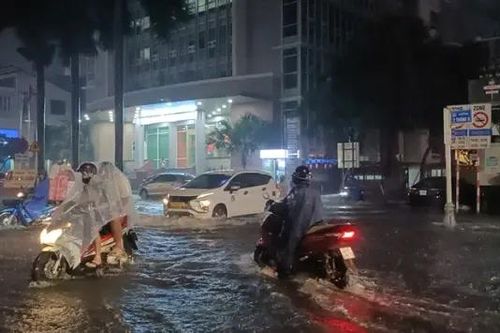 Nhiều khu vực ở Đà Nẵng bị ngập sâu
