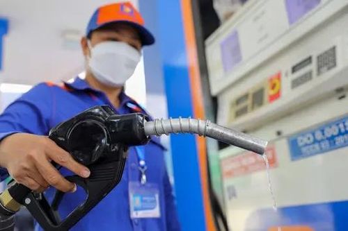 Giá xăng dầu tăng lần thứ ba liên tiếp