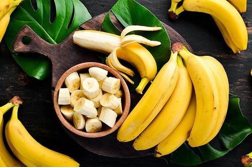 Cặp đôi ăn chuối điên cuồng để chữa táo bón, bác sỹ hết hồn: 'Coi chừng tử vong'