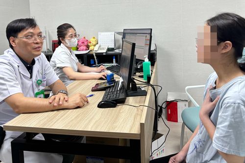 Ca mổ chưa từng có ở Việt Nam giúp nữ sinh bị xe cán sống sót kỳ diệu
