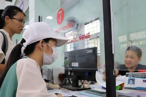 Thất nghiệp tăng, nhiều cử nhân trẻ dấn thân khởi nghiệp