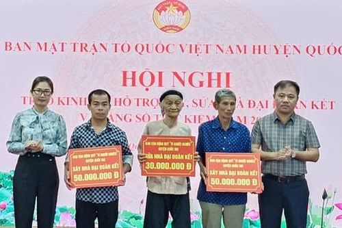 Mặt trận Tổ quốc huyện Quốc Oai hỗ trợ 1,61 tỷ đồng cho các hộ nghèo, cận nghèo