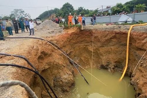 Thông tin mới nhất vụ tìm kiếm nạn nhân nghi mất tích ở 'hố tử thần'