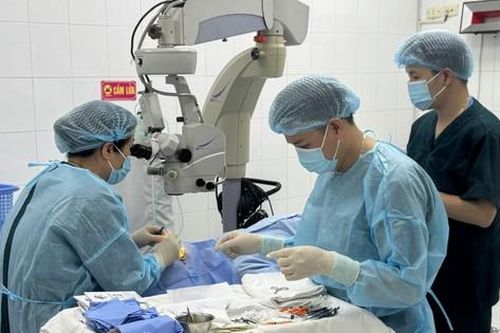 Mờ mắt đột ngột - Coi chừng tắc tĩnh mạch võng mạc!