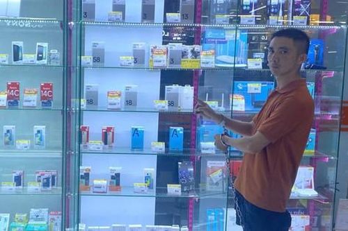 Đột nhập siêu thị Media Mart lúc nửa đêm, gã thanh niên trộm nhiều điện thoại, máy tính xách tay