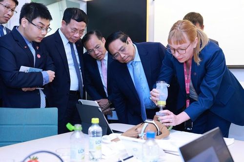 Thủ tướng đề nghị đại học y khoa danh tiếng nhất Thụy Điển hợp tác sâu rộng hơn với Việt Nam