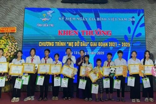 Chương trình 'Mẹ đỡ đầu' giúp 1.317 trẻ mồ côi tại Bến Tre