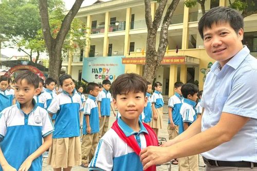 Mở cửa trường làm sân chơi hè