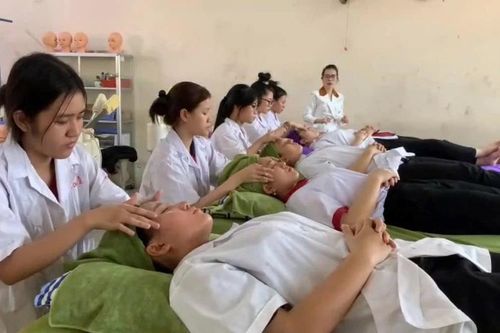 Xóa 'định kiến' để học nghề