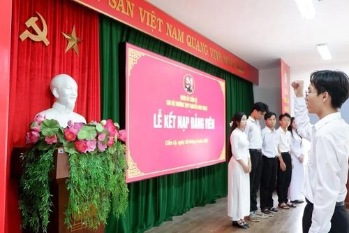 Mô hình Lớp học kỹ năng ươm mầm cho những Đảng viên tuổi 18