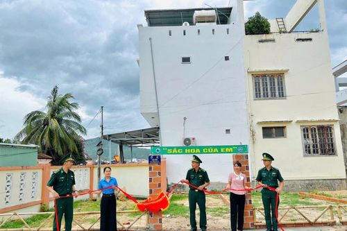 Khánh thành, bàn giao công trình 'Sân trường cho em'