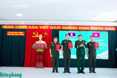 Học viện Biên phòng tổ chức Lễ tốt nghiệp đào tạo trình độ thạc sĩ cho các học viên Lào