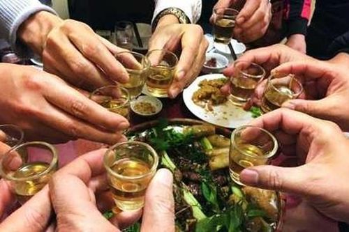 Đang làm rõ nguyên nhân cái chết của hai người đàn ông khi đi uống rượu về