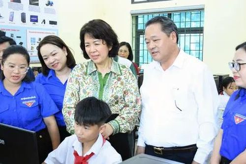 Phòng tin học khang trang cho học trò vùng cao