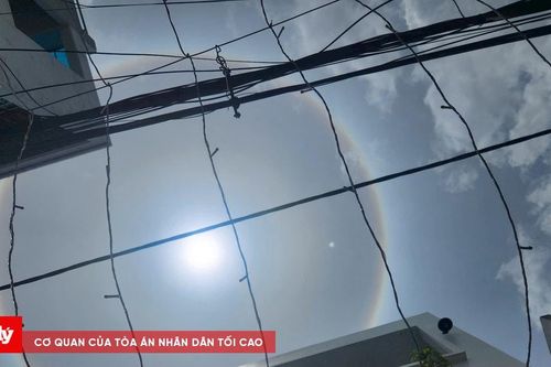 Cận cảnh hào quang mặt trời xuất hiện ở bầu trời TP.HCM