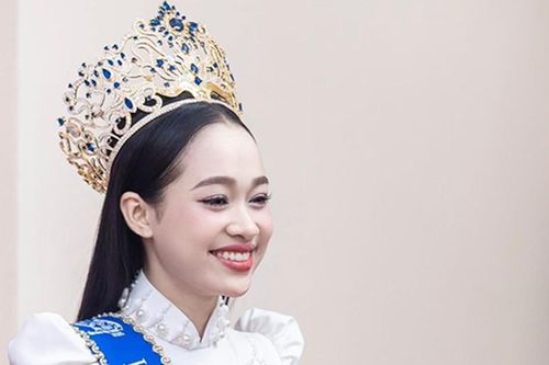 Hành động ý nghĩa của hoa hậu Mỹ Linh sau đăng quang