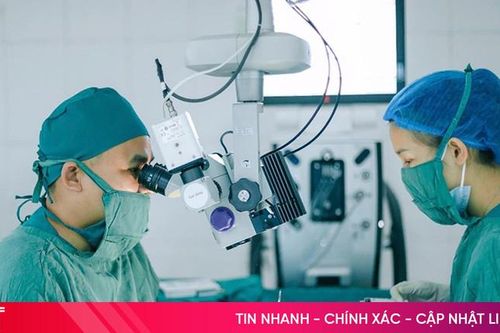 Người mang ánh sáng trở về