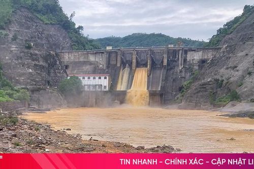 Thủy điện Hố Hô xả tràn, nhiều hồ chứa tăng lưu lượng điều tiết
