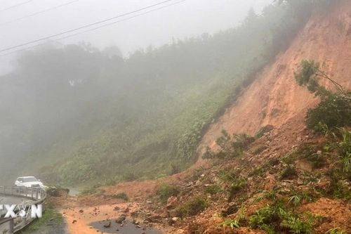 Mưa lớn khiến nhiều nơi ở miền núi Quảng Trị bị sạt lở