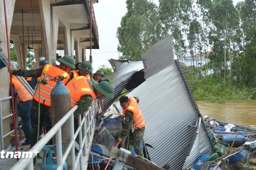 Quân đội huy động lực lượng ứng phó sự cố khẩn cấp tại đập An Trạch