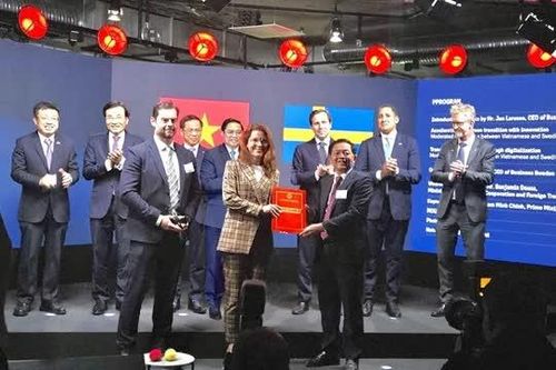 Bình Định trao chứng nhận đầu tư dự án 1 tỷ USD cho doanh nghiệp Thụy Điển