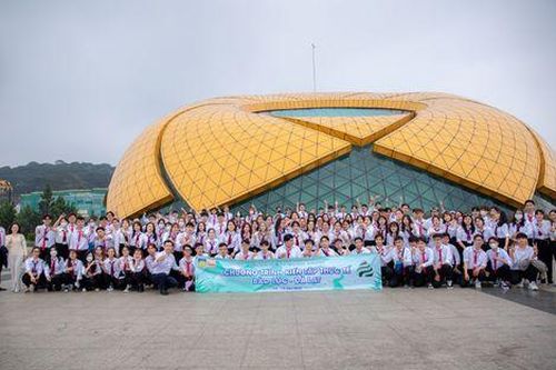 Đi tour là đi học - Bí quyết học tập của sinh viên Quản trị du lịch HUTECH