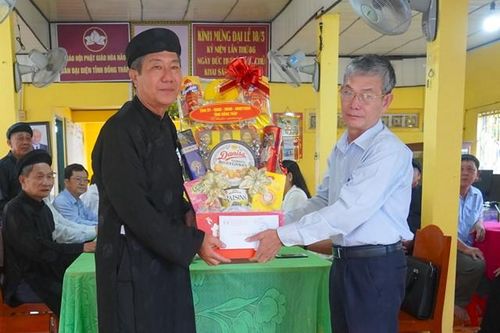 Thăm, chúc mừng kỷ niệm 86 năm Ngày khai sáng đạo Phật giáo Hòa Hảo
